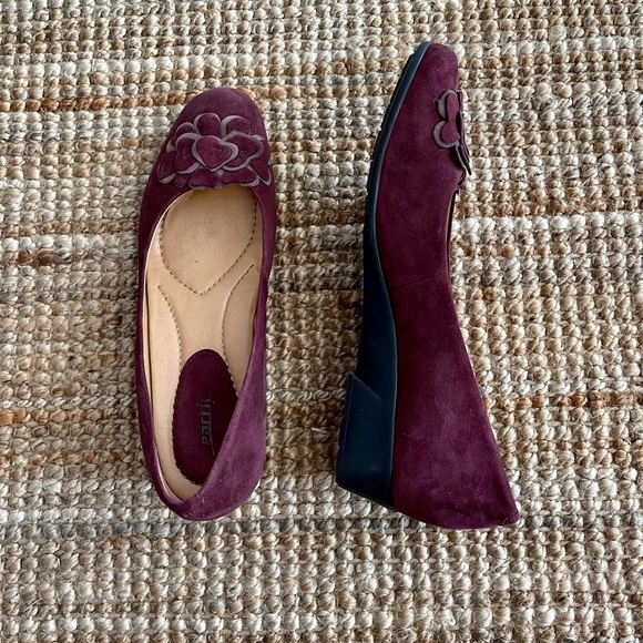 Beautiful burgundy suede flats sz12, cushioned soles, comfortable, like new. - Picture 2 of 5